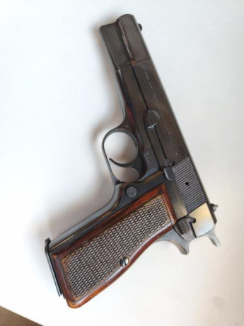 En venta;
FN Browning HP 35-1983 (PX)
Se ha usado en tiradas de pistola histórico militar
El arma está 02