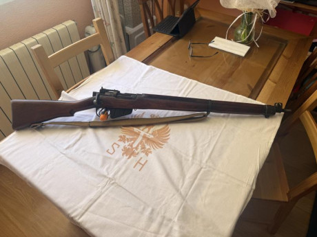 Se vende lee enfield n1 mk4 en buen estado de conservación 
Calibre 303 
Se encuentra en la provincia 00