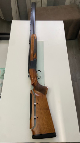 FN Browning con culata de Batano. Tres cantoneras.
76 cm de cañón, 2-1 estrellas, ánimas 18.5.
Banda de 02