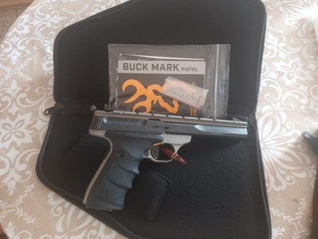 Buenas tardes, vendo pistola Browning Contour de calibre 22, precio 600 euros más portes. Interesados 01