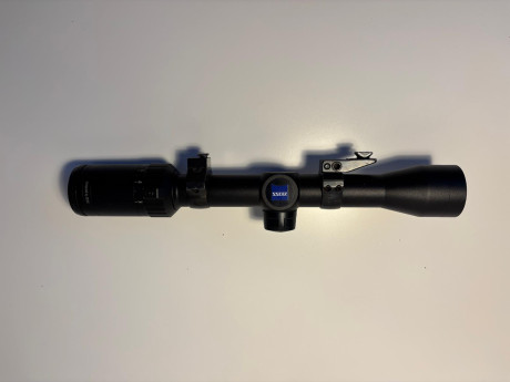 Visor de la marca Zeiss modelo Terra 3X.
Buen estado.
- Aumento variable de 2 a 7x.
- Diámetro de objetivo 02