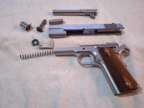 Vendo pistola Remington 1911 R  1S. Calibre 45 ACP.
Se encuentra practicamente nueva, ya que tengo 69 70