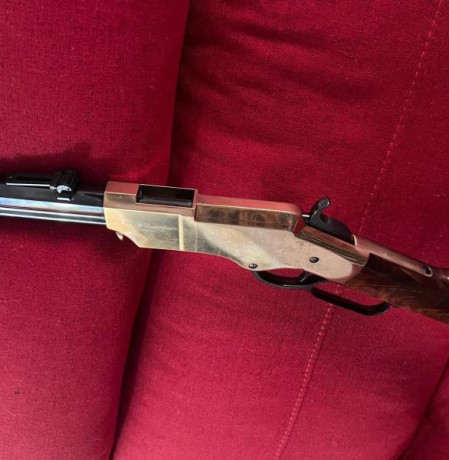 *SE VENDE:* 

 *Rifle H11 New Original HENRY.* 
Calibre: 44-40

Completamente *NUEVO* nunca disparado.

Fabricado 02