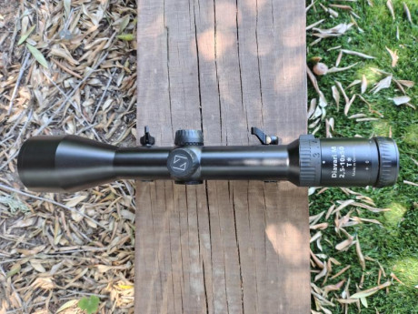  Buenas tardes

Pongo en venta este visor:

Zeiss Diavari Victory 2,5-10x50. Montaje de carril.

Impecable 00