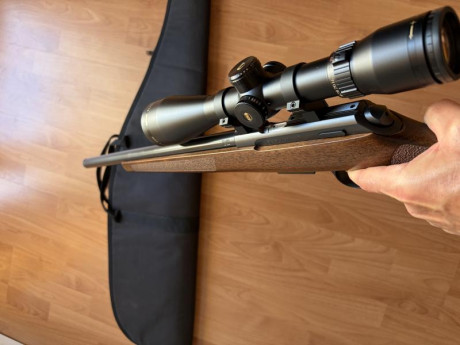 Vendo esta carabina ceska modelo 457 Varmint en calibre 17hmr. La carabina esta nueva, no tiene ni una 10