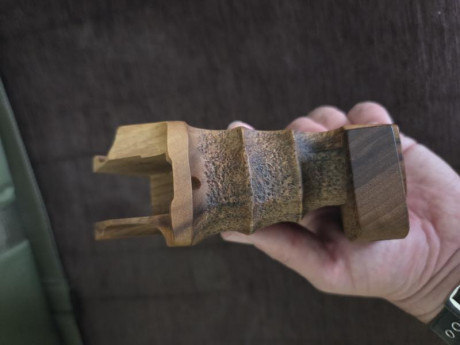 Vendo cacha Steyr Evo 10E a estrenar, modelo especial fabricado por ibergrips con forma específica para 00