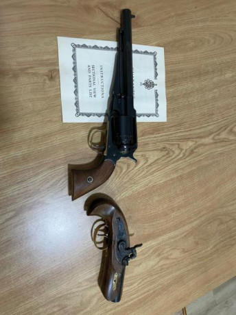 - Revólver Remington 1858 Santa Bárbara, cal 44, funcionando correctamente, no nuevo pero en buen estado. 02