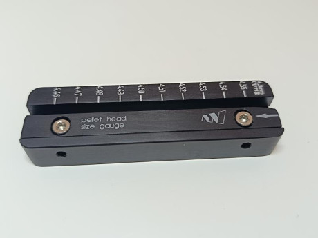En venta pellet gauge (calibrador de balines) en calibre 4.5. Permite clasificar el tamaño de la cabeza 01