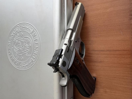 Vendo Smith Wesson 952 9mm del Performance Center. Comprada nueva por mi, tiene unos 1500 tiros de municion 02