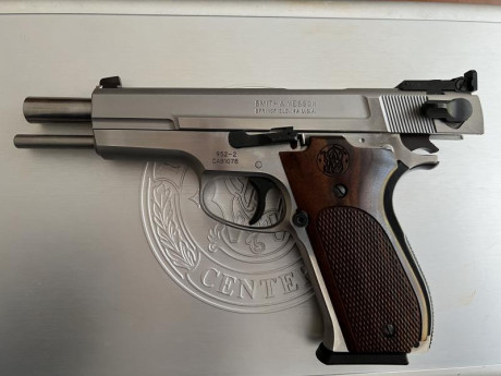 Vendo Smith Wesson 952 9mm del Performance Center. Comprada nueva por mi, tiene unos 1500 tiros de municion 21