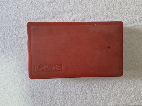 VENDIDO vende caja de Pistola LLAMA con medidas 26,5x15,7x5,4 cm . Precio 8 euros. Tlf. 02