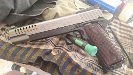 Se vende STI TARGET MÁSTER,  customizada por Masip. 
Está en un estado impecable, y con el disparador 02