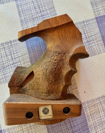 Se vende cachar Steyr Talla S. 

Valida para los modelos Steyr LP10E y LP 50E. 

Estado como nuevo. 

Contacto:.

joseluis@cmtsl.com 01