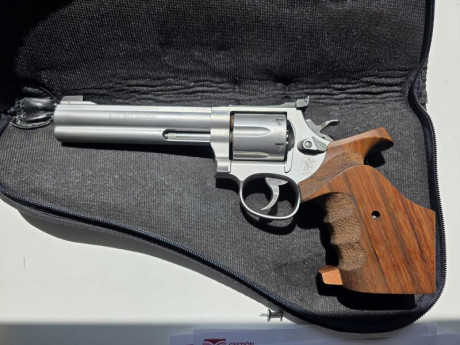 Hola.
Mi compañero vende esta maravilla de revolver.
Marca SMITH & WESSON
Modelo 686 TARGET CHAMPION
Calibre 02