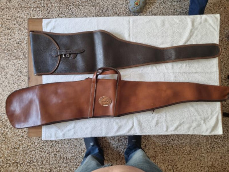 Se vende dos fundas de rifle sin visor una de 1M. De larga y prácticamente nueva y la otra de la marca 02