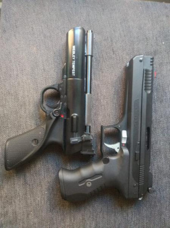BUENAS CHICOS. VENDO ESTOS 2 LOTES:

1ºLOTE DE PRECIO TOTAL 200€ Y COMPUESTO DE ESTAS 2 PISTOLAS:
-1 PISTOLA 00