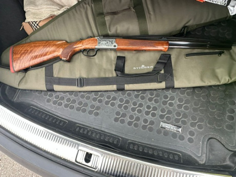 Blaser Express LUXUS
Calibre 30R Blaser
Maderas grado 4
Pletinas laterales con animales
Precio 4.200€
Está 02
