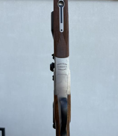 Vendo precioso rifle Monotiro calibre 243 WM, muy pocos tiros, con visor ZEISS Diavari-Z 1,5-6X42.
PRECIO: 01