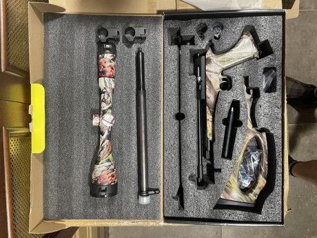 Pistola multitiro con dos cañones de acero estriado intercambiables para convertirla en carabina, en acabado 00