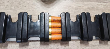 Pongo a la venta cinturón con portacarcuchos del calibre 12 de la prestigiosa marca CALIFORNIA COMPETITION 31