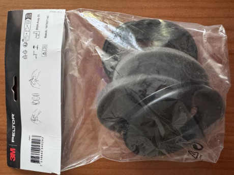 Cascos electrónicos Peltor SportTac. En perfecto estado, completos con dos juegos de carcasas y manual.
Incluyo 02
