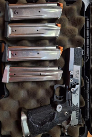 Buenas, pongo a la venta dos pistolas STI USPSA del calibre 40sw, se entrega con lo que se ve en las fotos, 12