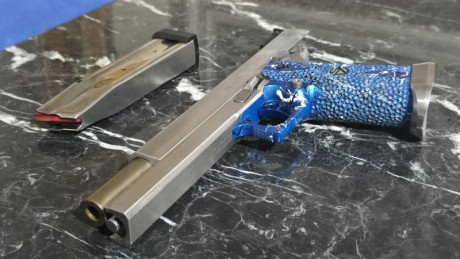 Vendo S.V.I. INFINITY modelo MATCH del 9 mm Parabellum con 6 pulgadas de cañón.
Empuñadura ruguerizada 00