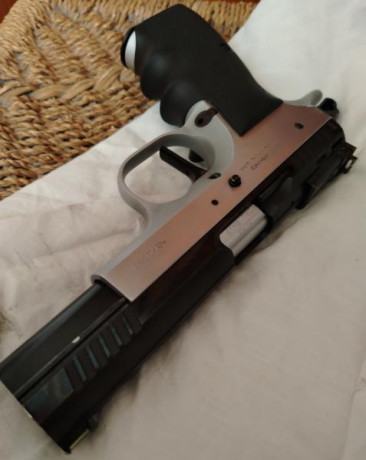 Se vende pistola TANFOGLIO match con kit 22 en perfecto Estado. Caja original de lujo, miras fibra JB. 160