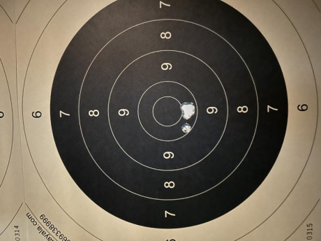 Hola, como tenia que buscar una mira telescopica para vender he tenido que sacar algunos rifles que molestaban! 142