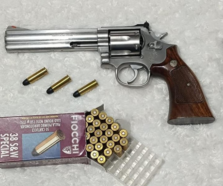 El revólver que S&W hizo para tiro de precisión.
Pertenece a la Generación 3 y lleva más de 20 años 01
