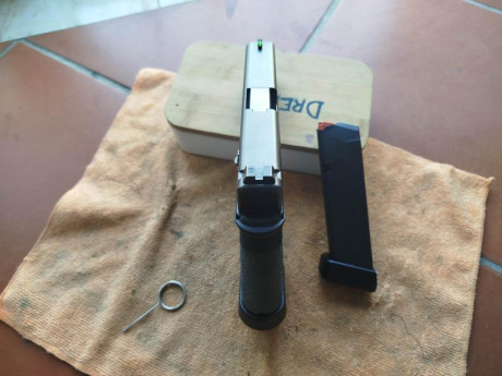 Vendo Glock 17 customizada para división Standard de IPSC.
El arma tiene las siguientes mejoras: Alza 02