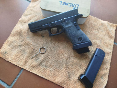 Vendo Glock 17 customizada para división Standard de IPSC.
El arma tiene las siguientes mejoras: Alza 01