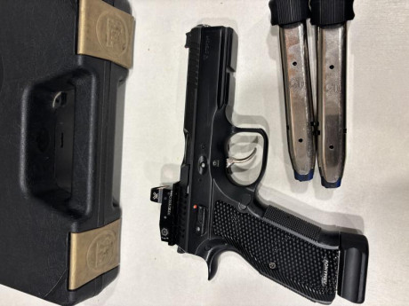 Se vende Cz Shadow 2,en muy buen estado.La compré nueva hace unos años, lleva incorporado un punto rojo 02
