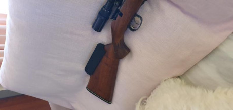 Se Vende Carabina Anschutz de Cerrojo cal. 22lr, Madera al Aceite, Doble disparador al Pelo, rosca delantera, 00