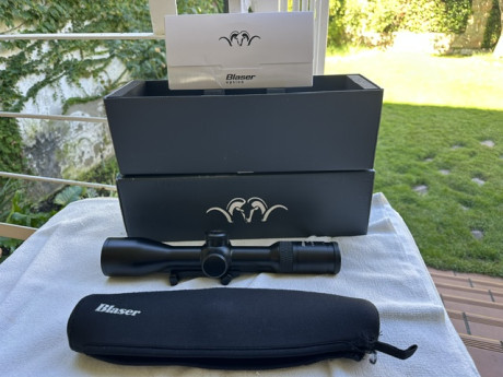 BLASER B2 2-12X50 IC
Monturas de carril originales BLASER
Reticula en segundo plano, con punto iluminado 00