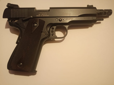 Se vende pistola con miras ajustables (no las de serie) 150 euros guiada en F se encuentra en zaragoza. 01