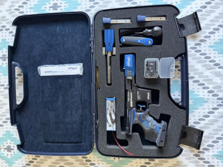Vendó  Walther GPS 500 comprada en febrero de este año ,tres entrenamientos y una competición cacha diestra 00