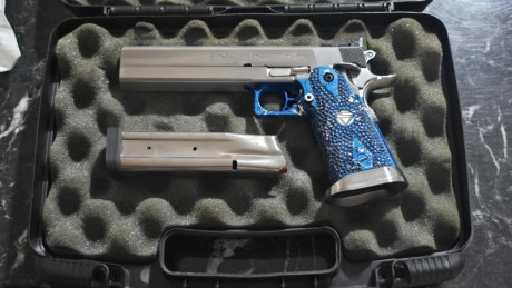 Vendo S.V.I. INFINITY modelo MATCH del 9 mm Parabellum con 6 pulgadas de cañón.
Empuñadura ruguerizada 21