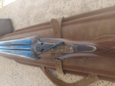 Se vende escopeta Victor Sarasqueta modelo dh, cal 12/70 con 71 cm de cañon *** y *, expulsora, cañones 01