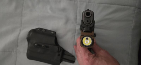 Se vende Glock 26 con menos de 1000 disparos, con mira de tritio, linterna olight con puntero laser recargable. 00