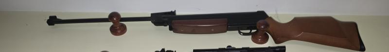 Buenas tardes.

Ya conocen la carabina con antirretroceso y gatillo ajustable de Gamo de los años 70. 00