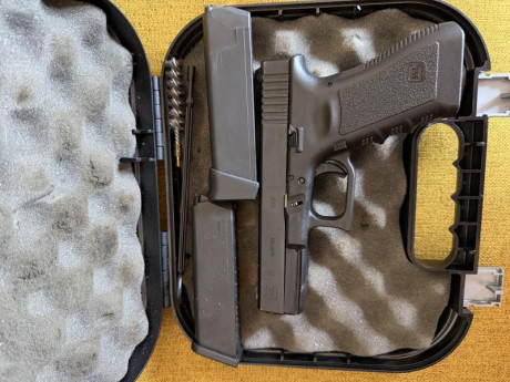 Glock 17 Gen 3 con carro del 22.

Arma casi de estreno estado mas que excelente. En su caja original con 02