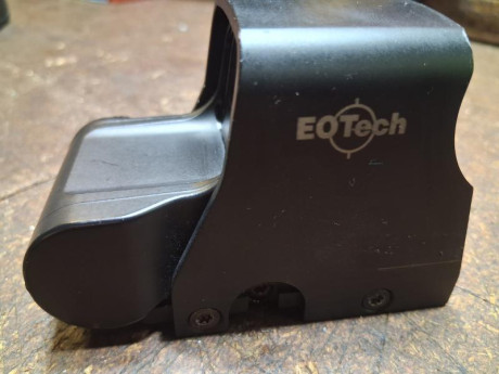 Visor holografico Eotech.  
Sa vende por 400€ más gastos de envío.
Mejor por Wsap 659987973 
Esta en Logroño. 01