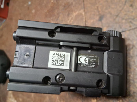 Visor holografico Eotech.  
Sa vende por 400€ más gastos de envío.
Mejor por Wsap 659987973 
Esta en Logroño. 12