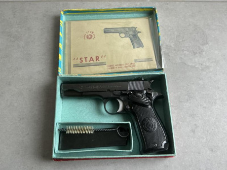 Se vende pistola del 9 corto de la extinta empresa Eibarresa

Caja, manual, 2 cargadores y feminela.

225 01