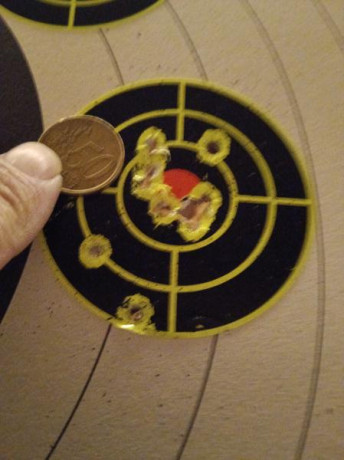 Bueno, para animar el foro un poco, propongo colgar fotos de dianas y arma usada para ello, pudiendo ser 20