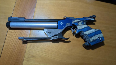 Hola a todos,

Vendo pistola PCP MatchGuns MG1E electrónica en perfectas condiciones. La vendo con 2 cachas 00