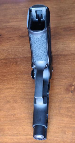 Vendo Pistola ASTRA -A90 en 9 Pb.  Estado muy razonable . Ningún problema de funcionamiento . Dos cargadores 00