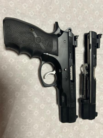 Saludos
Un compañero del club por cese de aficion vende sus pistolas.
Todas guiadas en F.

2 CZ75 con 12