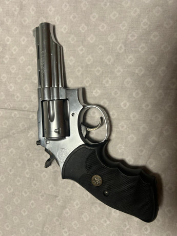 Saludos
Un compañero del club por cese de aficion vende sus pistolas.
Todas guiadas en F.

2 CZ75 con 31